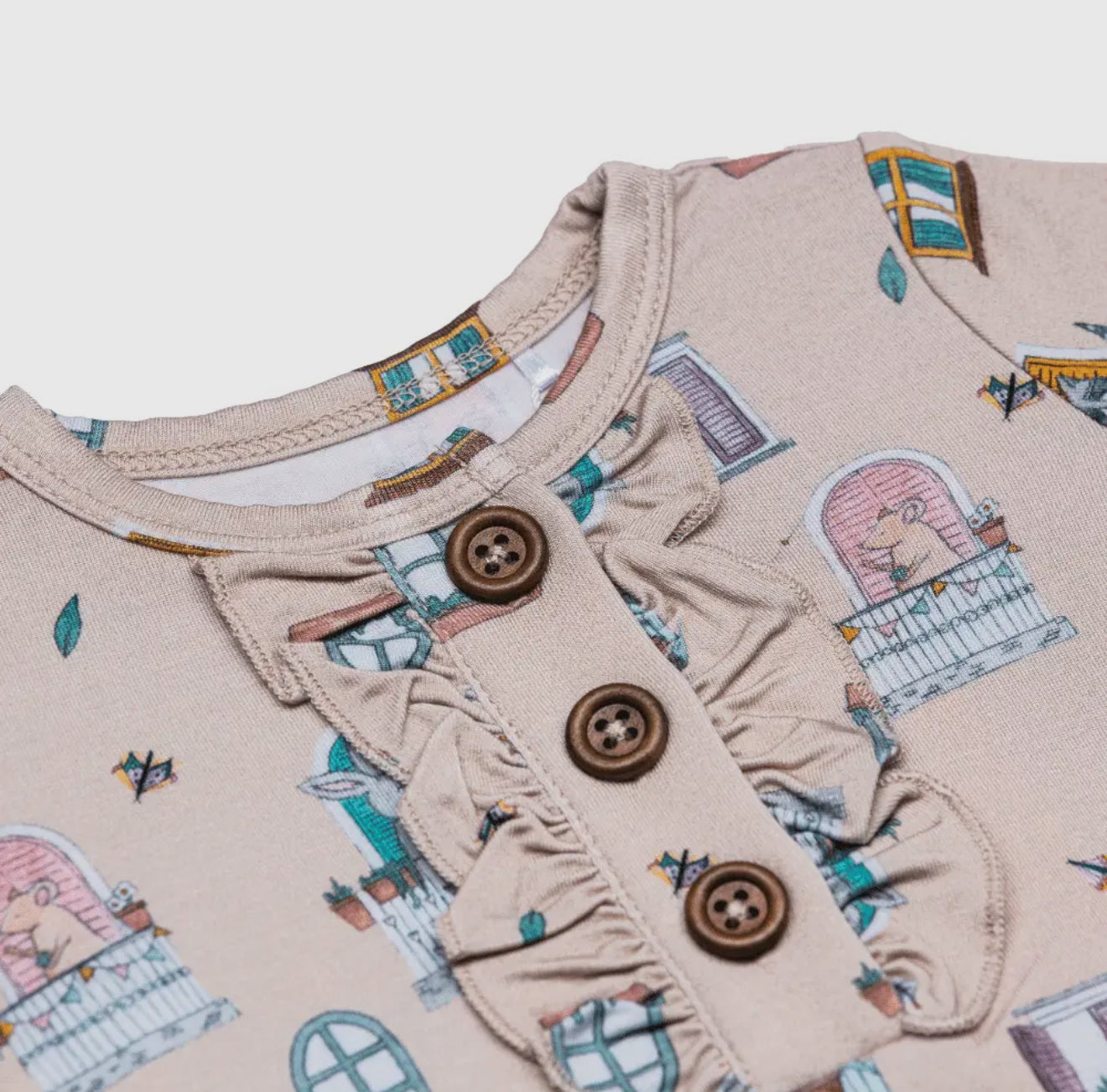 The Petite Giraffe bamboo long sleeve 2-piece pajamas